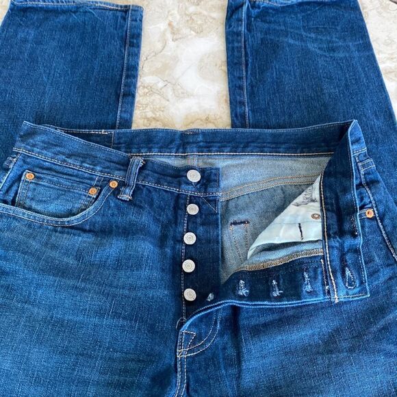 Levi’s 501 Classic Original Fit Straight Leg Button-fly Jeans - Picture 9 of 14